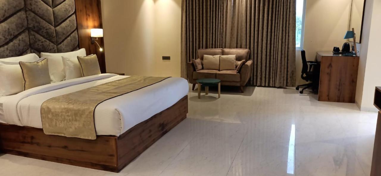 Haritma Resort Gurgaon Buitenkant foto